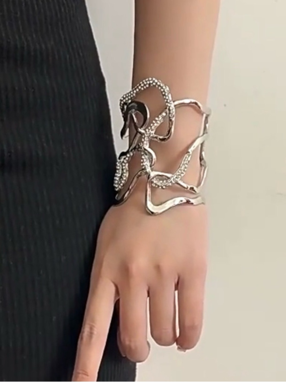 NEW Woven Open Cuff Chunky Bracelet Silver Clear Crystal SB01